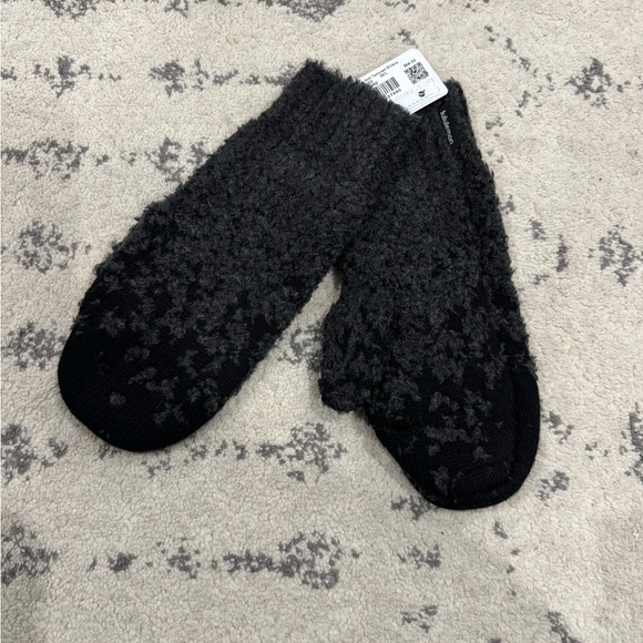 Lululemon Women's Ombre Knit Textured Mittens - Picture 4 of 5